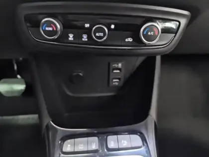 Photo 12 Opel Crossland Gén. I Ph1 Elegance Business 5