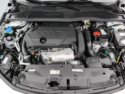 Photo 6 Peugeot 308  PHEV 180 e-EAT8 GT