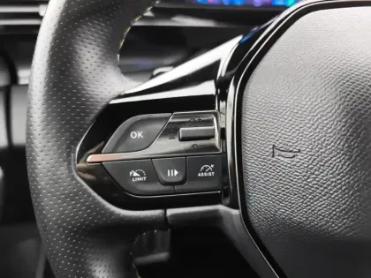 Photo 18 Peugeot 308  PHEV 180 e-EAT8 GT