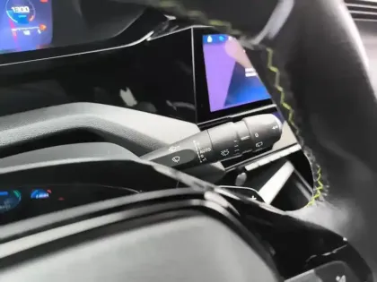 Photo 17 Peugeot 308  PHEV 180 e-EAT8 GT