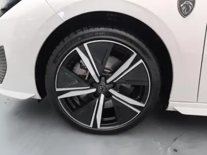 Photo 14 Peugeot 308  PHEV 180 e-EAT8 GT