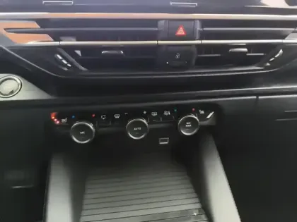 Photo 12 Citroën C5 Gén. I Ph1 NG PLUS 5