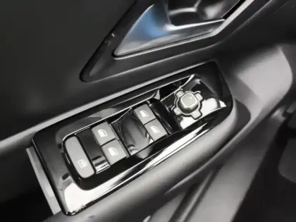 Photo 19 Citroën C5 Gén. I Ph1 NG PLUS 5