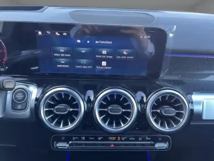 Photo 18 Mercedes GLB 200 d AMG Line