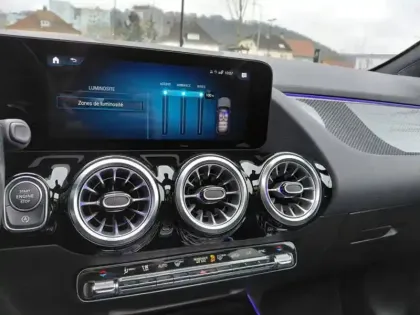 Photo 44 Mercedes GLA 200 AMG Line