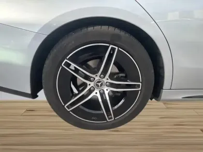 Photo 8 Mercedes Classe E  220 d AMG Line Berlin