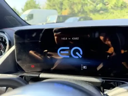 Photo 18 Mercedes EQA 250+ AMG Line