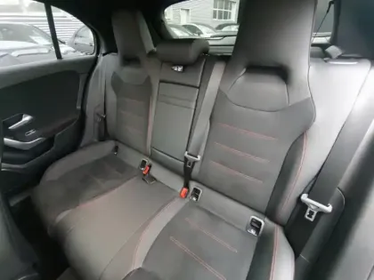 Photo 17 Mercedes Classe A 180 d AMG Line