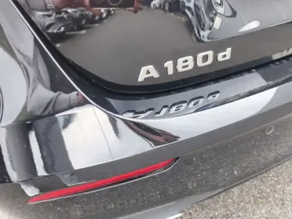 Photo 19 Mercedes Classe A 180 d AMG Line
