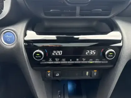 Photo 18 Toyota Yaris Hybride 116h Trail