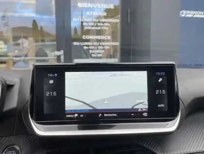 Photo 10 Peugeot 2008 II BLUEHDI 110 S&S ROADTRIP