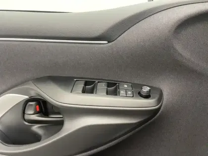 Photo 9 Toyota Yaris Hybride 116h Dynamic 1.5 116 ch