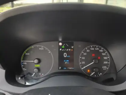 Photo 15 Toyota Yaris Hybride 116h Dynamic