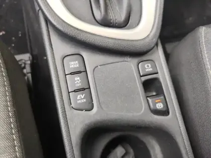 Photo 17 Toyota Yaris Hybride 116h Dynamic