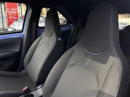 Photo 8 Toyota Aygo Hybride 116h Graphic