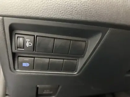 Photo 14 Toyota Yaris 116h Design