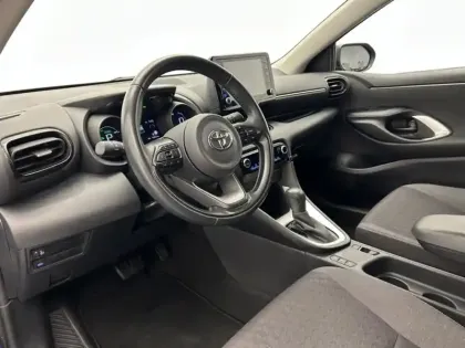 Photo 16 Toyota Yaris 116h Design