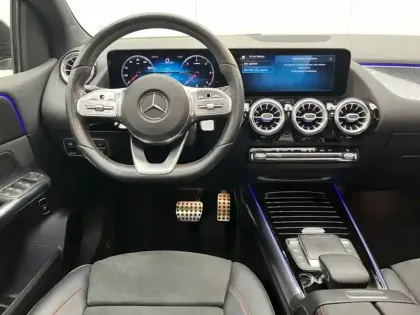 Photo 18 Mercedes Classe B 200 d AMG Line Edition