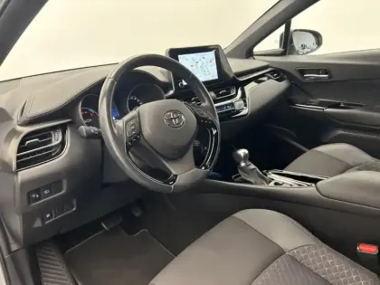Photo 16 Toyota C-HR 1.8 Hybride 122 Design