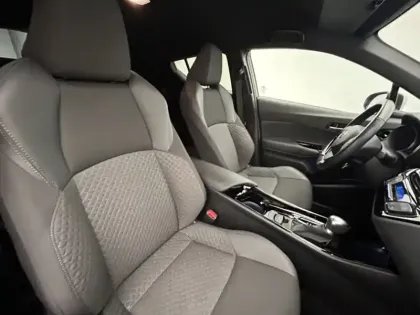 Photo 21 Toyota C-HR 1.8 Hybride 122 Design