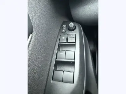 Photo 16 Toyota Yaris Hybride 1.5 HYBRID 116H DESIGN AUTO 2WD