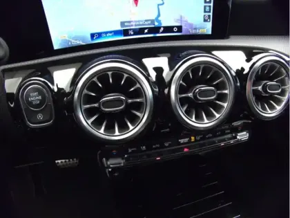 Photo 19 Mercedes Classe A 200 AMG Line