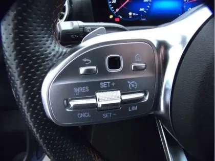 Photo 15 Mercedes Classe A 200 AMG Line