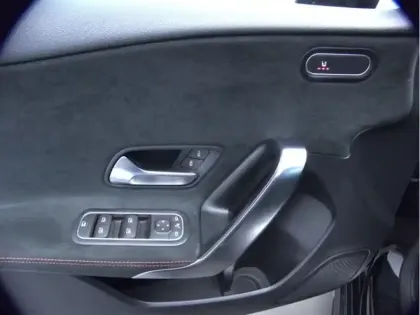 Photo 12 Mercedes Classe A 200 AMG Line