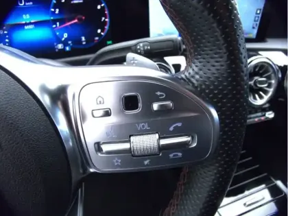 Photo 13 Mercedes Classe A 200 AMG Line