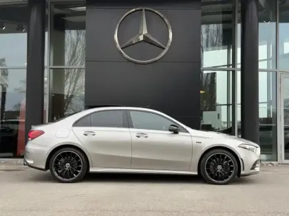 Photo 8 Mercedes Classe A 250 e Berline AMG Line