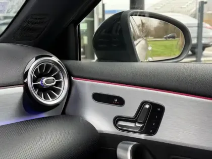 Photo 18 Mercedes Classe A 250 e Berline AMG Line