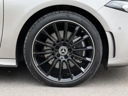 Photo 12 Mercedes Classe A 250 e Berline AMG Line