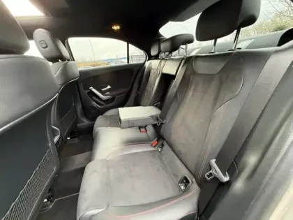 Photo 14 Mercedes Classe A 250 e Berline AMG Line