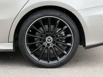 Photo 13 Mercedes Classe A 250 e Berline AMG Line