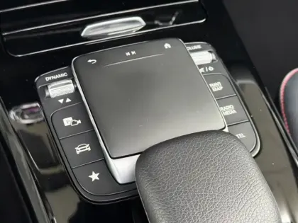 Photo 28 Mercedes Classe A 250 e Berline AMG Line