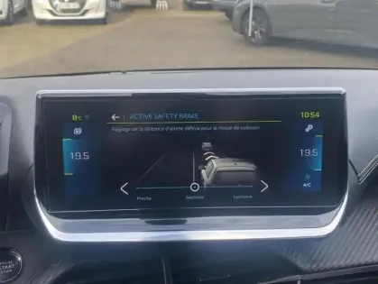 Photo 18 Peugeot 208 II Electrique GT