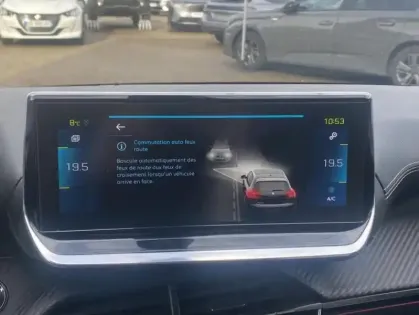 Photo 31 Peugeot 208 II Electrique GT