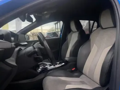 Photo 21 Peugeot 208 II Electrique GT