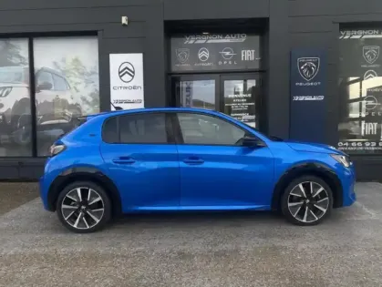 Photo 25 Peugeot 208 II Electrique GT