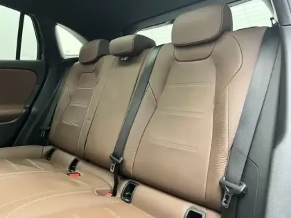 Photo 16 Mercedes GLA 250 e AMG Line