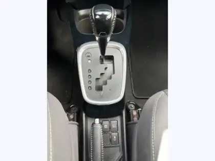 Photo 14 Toyota Yaris Gén. III Ph3 Collection 5