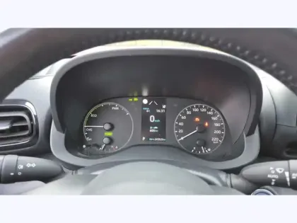 Photo 12 Toyota Yaris Hybride 116h Dynamic