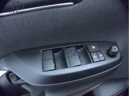 Photo 17 Toyota Yaris Hybride 116h Design