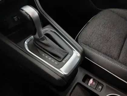 Photo 15 Renault Captur E-Tech 145 - 21 Intens