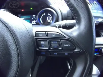 Photo 11 Toyota Yaris Hybride 116h Design RDS