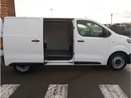 Photo 39 Toyota Proace Gén. II Ph1 Business 1