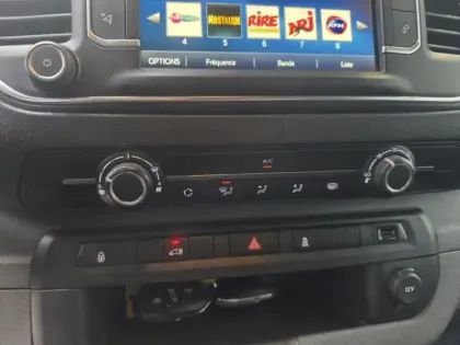 Photo 24 Toyota Proace Gén. II Ph1 Business 1