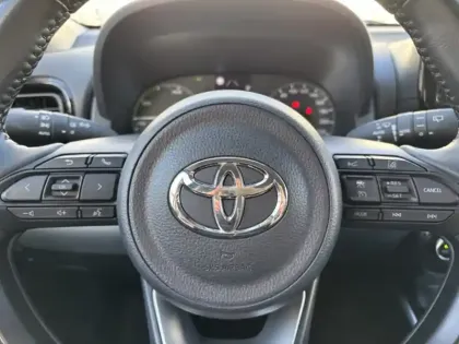 Photo 15 Toyota Yaris Hybride 116h Dynamic MY22