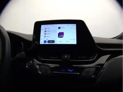 Photo 18 Toyota C-HR 1.8 Hybride 122 Design