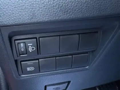 Photo 16 Toyota Yaris Hybride 116h Design / Pack confort 1.5 116 ch